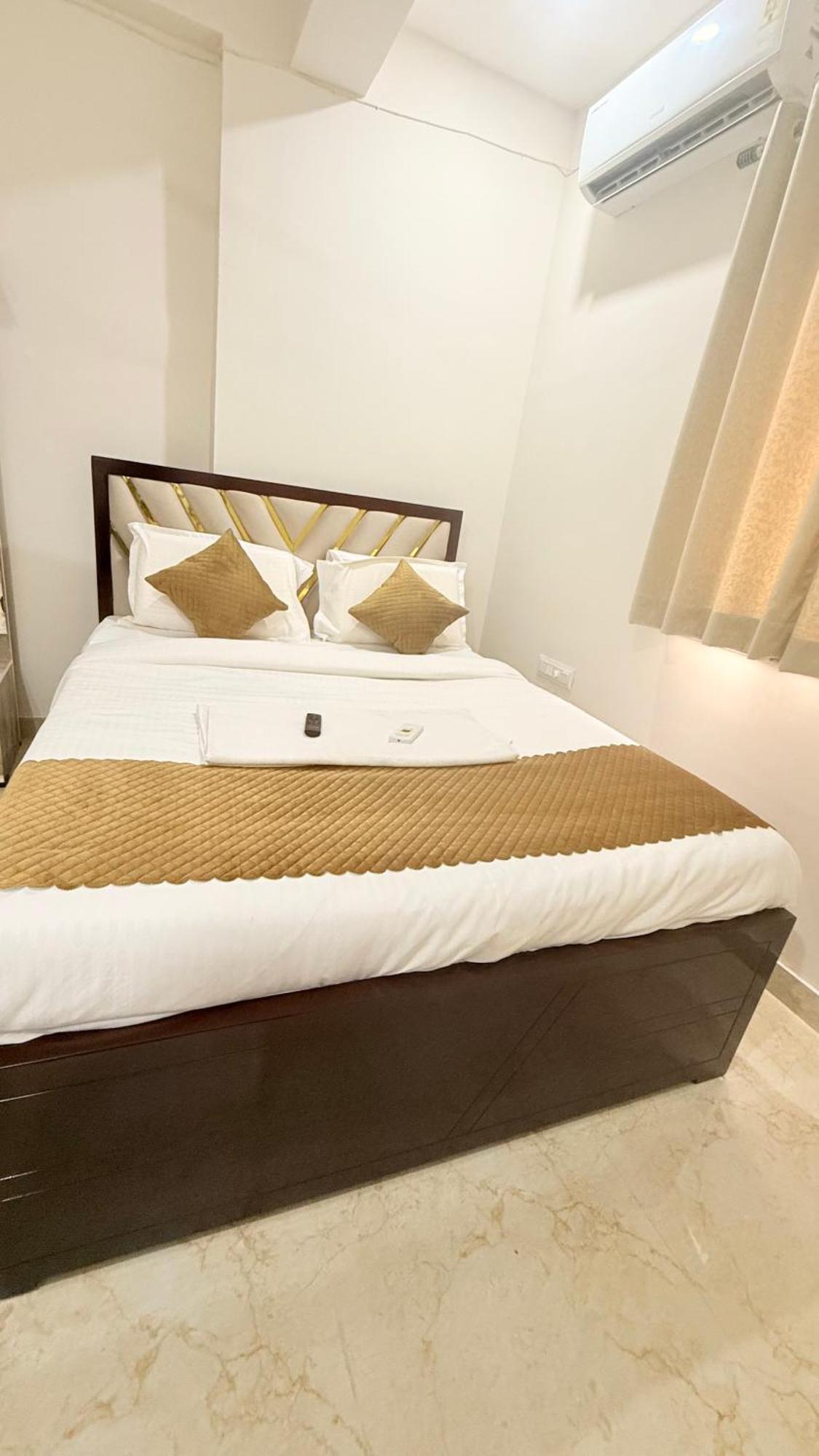 Vaaraahi Hotels Hyderabad Exterior foto
