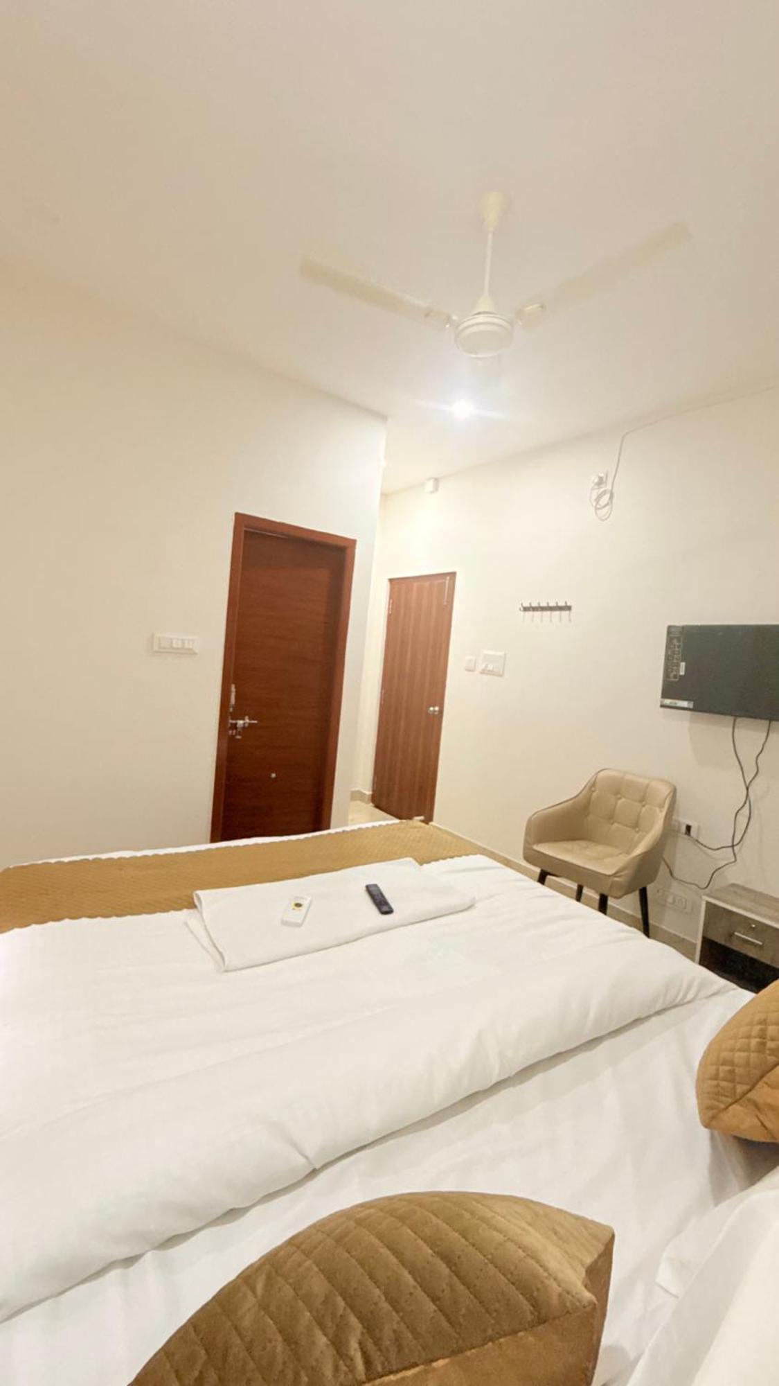 Vaaraahi Hotels Hyderabad Exterior foto