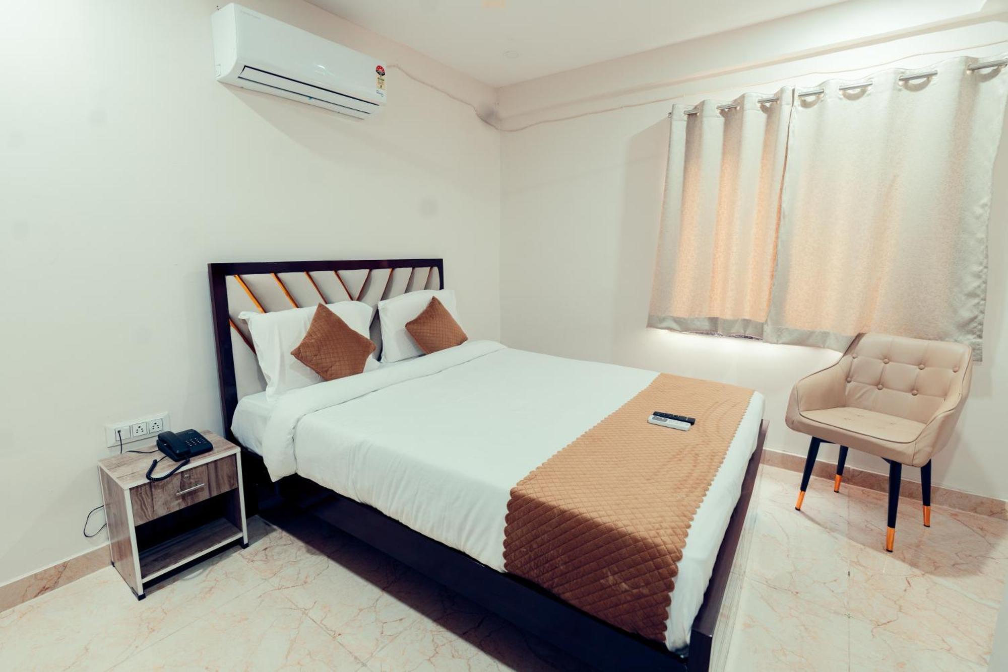 Vaaraahi Hotels Hyderabad Exterior foto