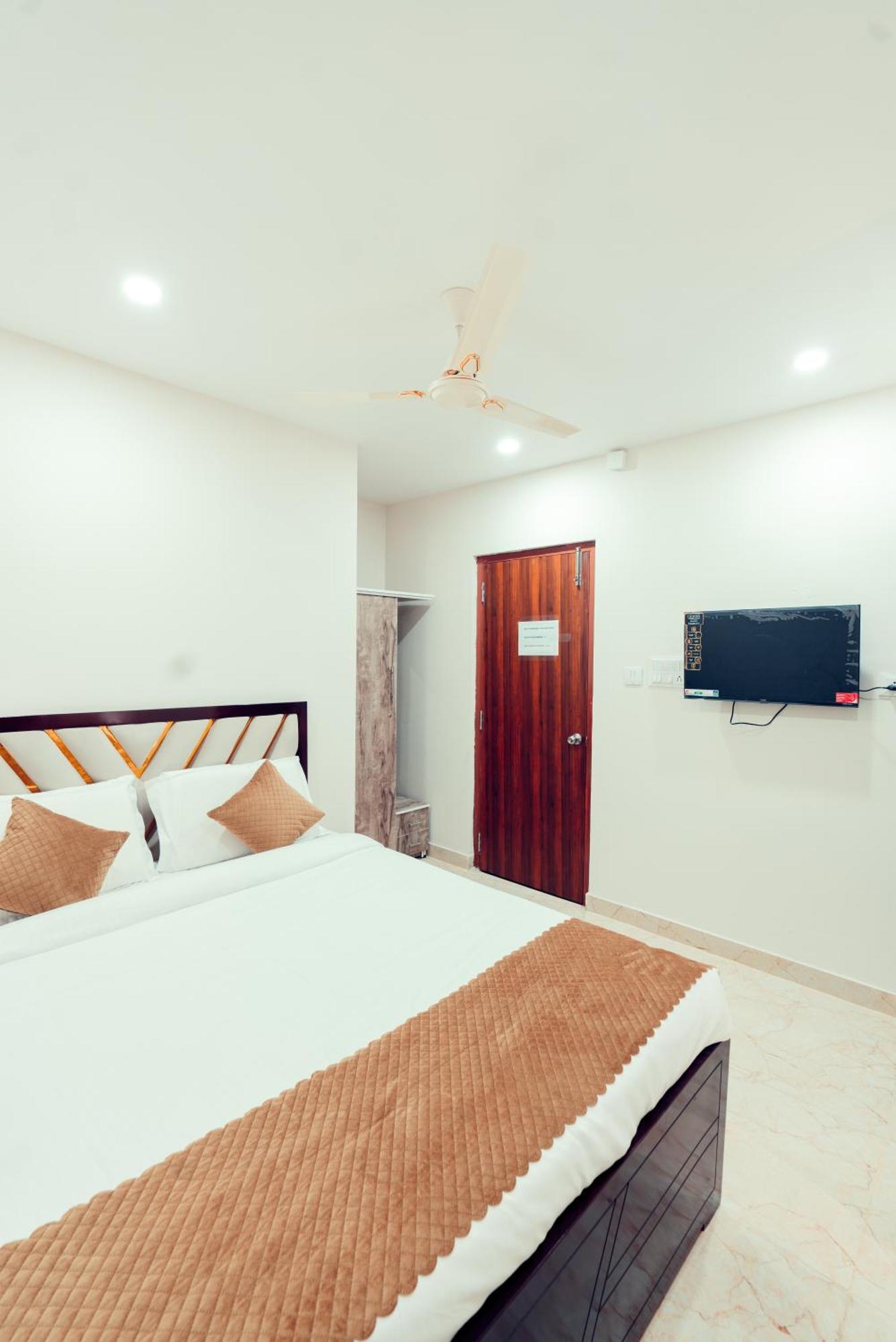 Vaaraahi Hotels Hyderabad Exterior foto